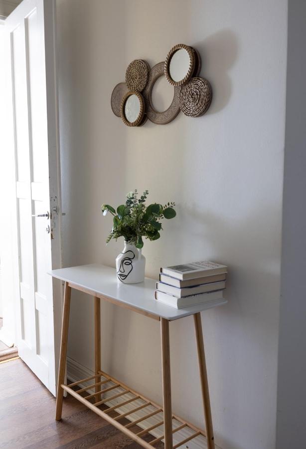 2Ndhomes City Center 2Br Apartment By The Finnish National Theatre With Balcony And Park View ヘルシンキ エクステリア 写真