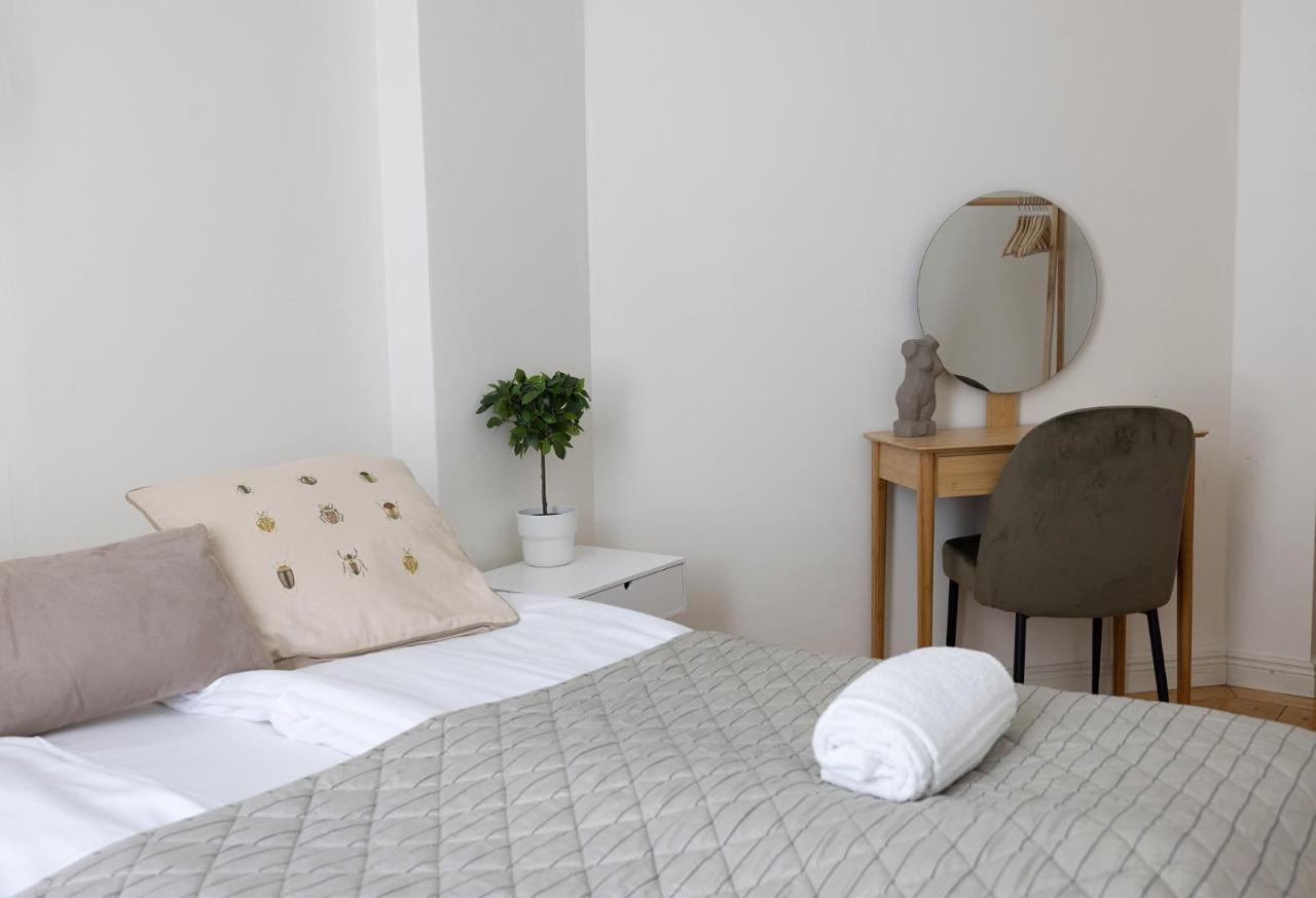 2Ndhomes City Center 2Br Apartment By The Finnish National Theatre With Balcony And Park View ヘルシンキ エクステリア 写真