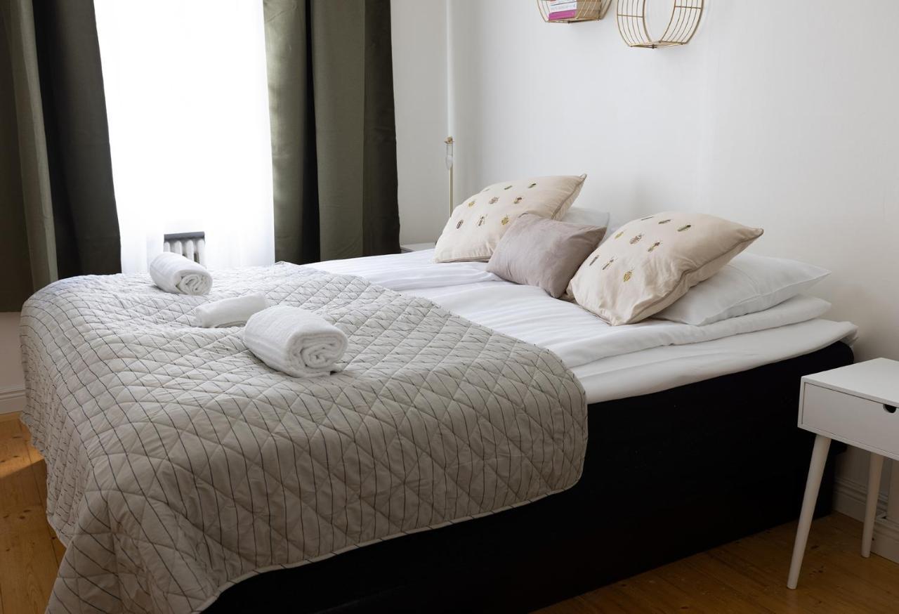 2Ndhomes City Center 2Br Apartment By The Finnish National Theatre With Balcony And Park View ヘルシンキ エクステリア 写真