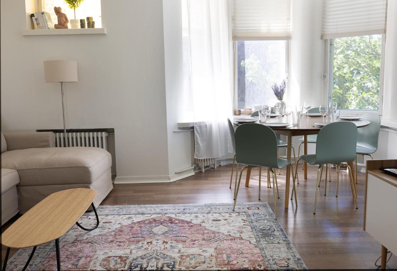 2Ndhomes City Center 2Br Apartment By The Finnish National Theatre With Balcony And Park View ヘルシンキ エクステリア 写真