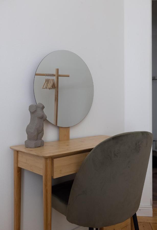 2Ndhomes City Center 2Br Apartment By The Finnish National Theatre With Balcony And Park View ヘルシンキ エクステリア 写真