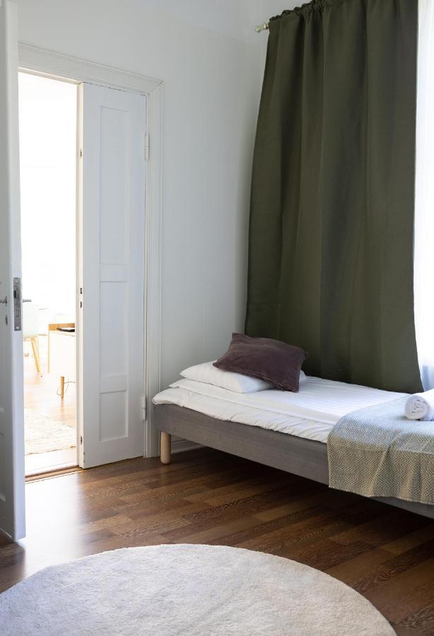 2Ndhomes City Center 2Br Apartment By The Finnish National Theatre With Balcony And Park View ヘルシンキ エクステリア 写真